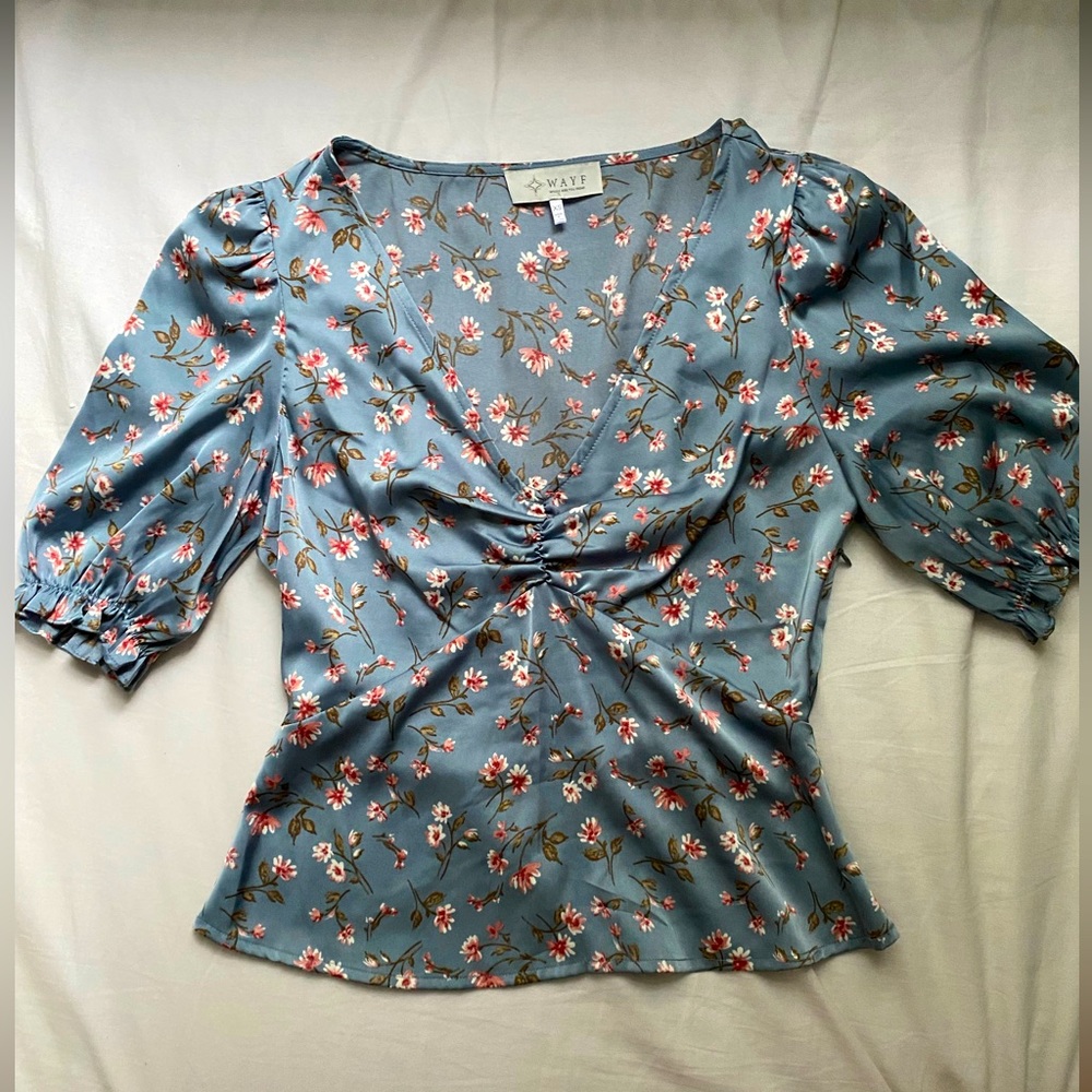 WAYF women’s short sleeve floral blouse